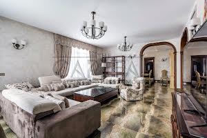 будинок за адресою с. Плюти, Київська вул.