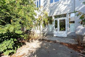 комерційна за адресою Полкова вул., 76