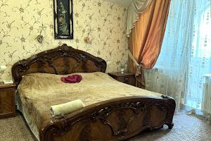 дом по адресу с. Петропавловская борщаговка, князя володимира, 5