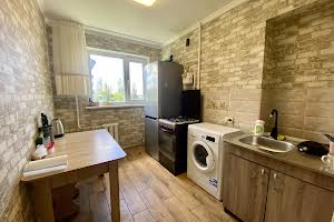 квартира за адресою Космонавтів вул., 130а