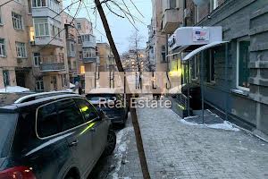 комерційна за адресою вул. Костьольна, 11
