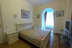 квартира за адресою Шовковична вул., 23