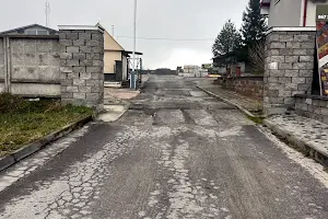 коммерческая по адресу Центральна, 81