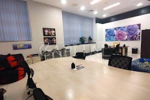 комерційна за адресою Воздвиженська вул., 56