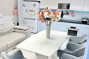 квартира за адресою Льва Ландау просп. (50-річчя СРСР), 52