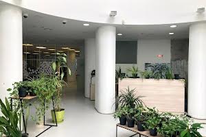 коммерческая по адресу Незалежності пл., 1