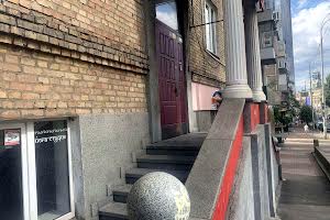 комерційна за адресою Лесі Українки бульв., 6