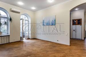 комерційна за адресою Лютеранська вул., 12