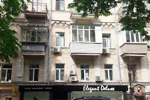 комерційна за адресою Інститутська вул., 25
