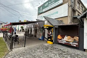 комерційна за адресою Чорновола вул., 13