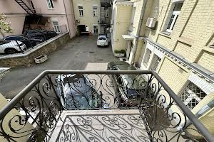 коммерческая по адресу Ивана Франко ул., 29
