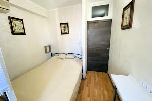 квартира за адресою Анни Ахматової вул., 16-Б