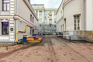 комерційна за адресою Богдана Хмельницького вул., 9