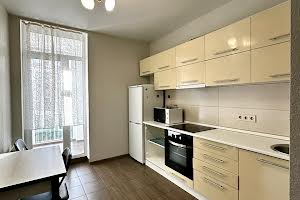 квартира за адресою Регенераторна вул., 4