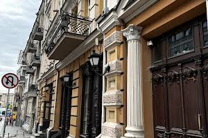 комерційна за адресою Михайлівська вул., 11