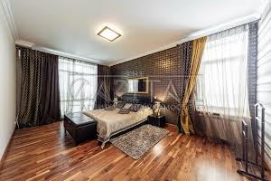 будинок за адресою Світанкова, 38