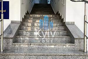 комерційна за адресою Басейна вул., 7