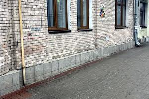 комерційна за адресою Шовковична вул., 5