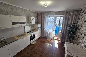квартира за адресою Ревуцького вул., 42-Б