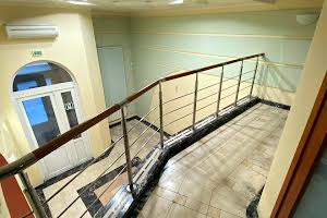 комерційна за адресою Степана Руданського вул., 4-6