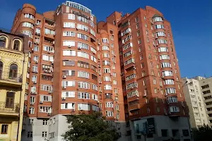 комерційна за адресою Золотоустівська вул., 10/12