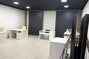 комерційна за адресою Матвія Донцова вул. (Тургенєвська), 24