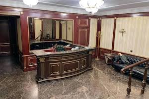 комерційна за адресою Костельна вул., 4