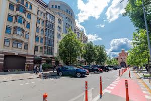 коммерческая по адресу Золотоворотская ул., 13