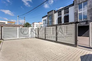 будинок за адресою с. Нові Петрівці, Свято-Покровська вул. (Леніна)