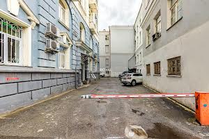 комерційна за адресою Богдана Хмельницького вул., 9