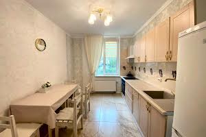квартира за адресою Регенераторна вул., 4 к2