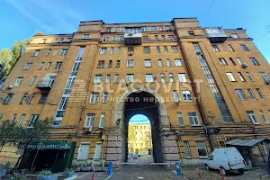 коммерческая по адресу Пирогова ул., 2