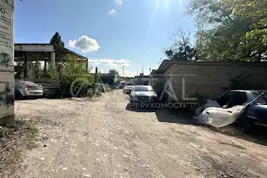 комерційна за адресою Любомирська вул., 4а