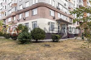 комерційна за адресою Миколи Амосова вул., 4
