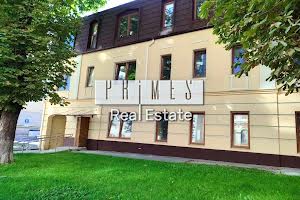 комерційна за адресою Івана Франка пл., 3