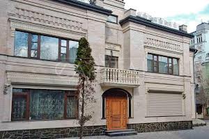 коммерческая по адресу Евгения Чикаленко ул. (Пушкінська), 32-В