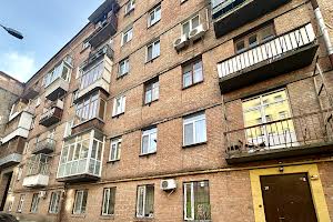 квартира за адресою Алли Горської пров. (Чеслава Бєлінського), 10
