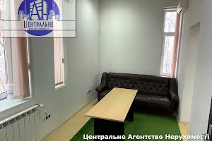 комерційна за адресою Конституційна вул. (28 Червня)