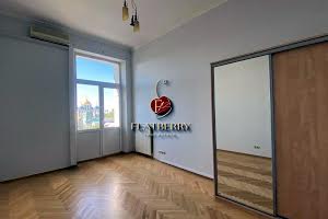 комерційна за адресою Богдана Хмельницького вул., 32