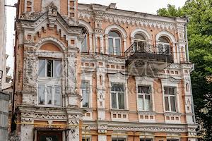 коммерческая по адресу Лютеранская ул., 12