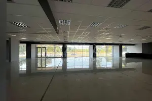 комерційна за адресою Дніпровська набережна вул., 13