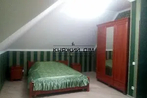 будинок за адресою с. Щасливе, провулок Орипея/ вул. Л.Українки, 1