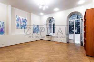 комерційна за адресою Лютеранська вул., 12