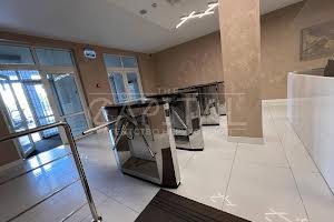 комерційна за адресою Анни Ахматової вул., 13Е