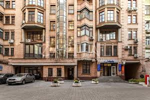 комерційна за адресою Олеся Гончара вул., 26/28