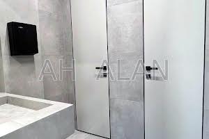 комерційна за адресою Красилівська вул., 9