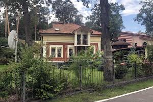будинок за адресою Курортна вул., 9