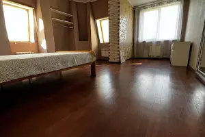 будинок за адресою центральна