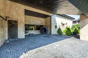 будинок за адресою с. Нові Безрадичі, садова, 155
