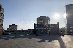 комерційна за адресою Солом'янська вул., 11